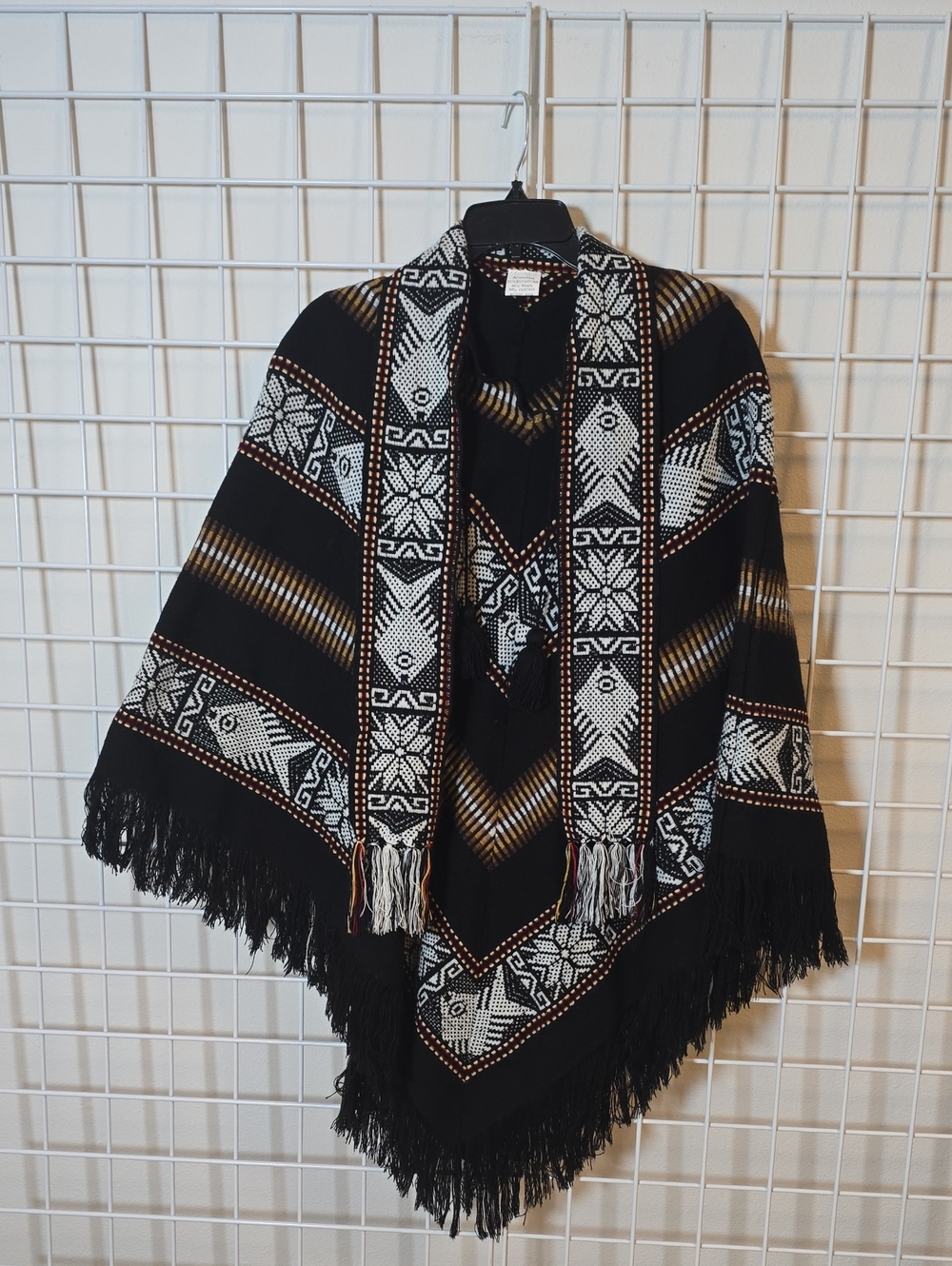 Black Patterned Fringe Unisex Artesanias Folkloricas Poncho with Tassel Trim O/S